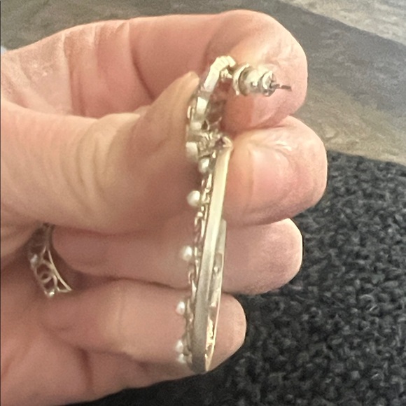 CHANEL Gold and Cream Filigree Earrings - Picture 14 of 15